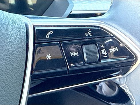 Certified 2024 Audi Q8 e-tron Premium Plus w/ Premium Plus Package image 38