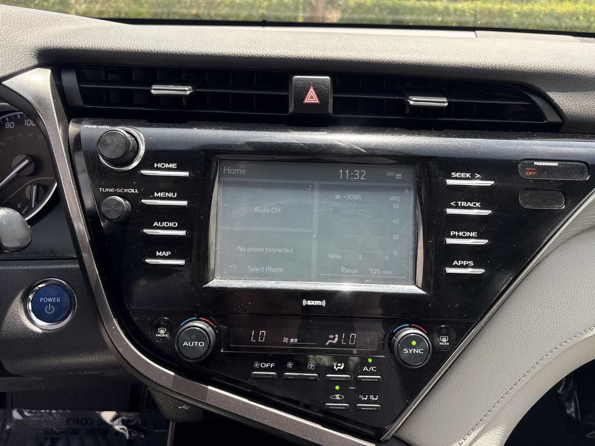 Used 2020 Toyota Camry SE w/ Carpet Mat Package FWD image 25