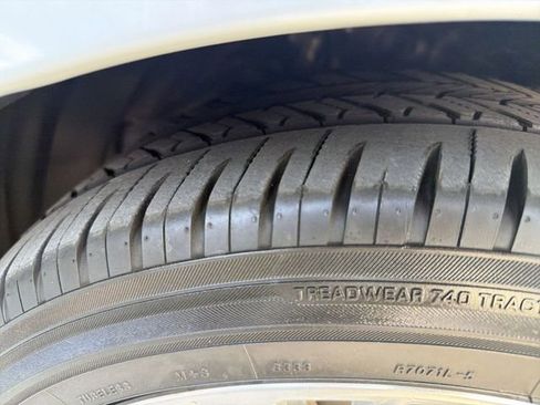 Certified 2018 Toyota Camry XLE image 33