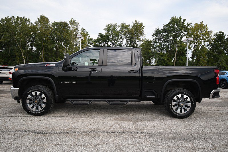 Used 2023 Chevrolet Silverado 2500 LT w/ Convenience Package AWD/4WD image 4