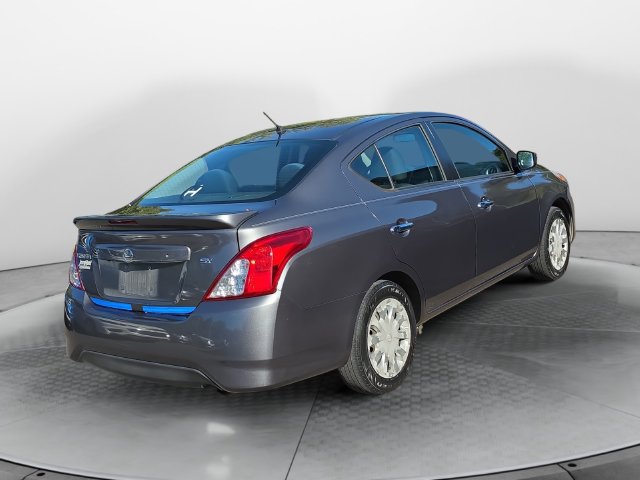 Used 2019 Nissan Versa SV FWD image 3