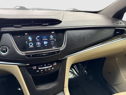 Used 2019 Cadillac XT5 FWD image 24