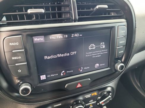 Used 2022 Kia Soul LX image 12