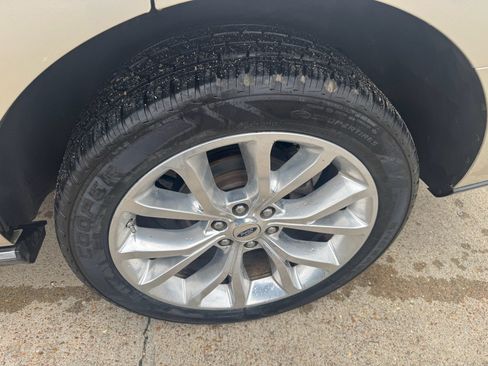 Used 2018 Ford Expedition Limited w/ Equipment Group 302A RWD image 10