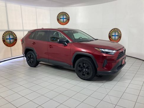 Used 2024 Toyota RAV4 LE AWD/4WD image 17