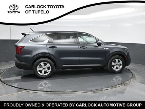 Used 2022 Kia Sorento LX FWD image 4
