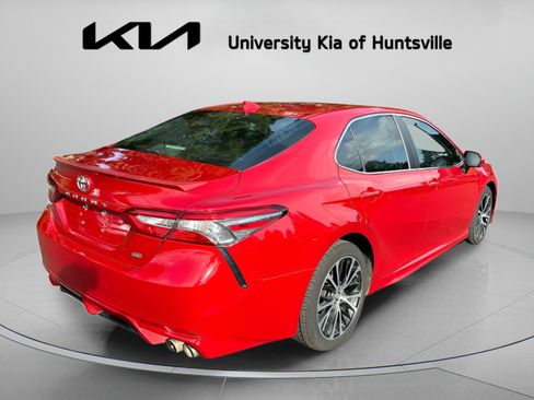 Used 2019 Toyota Camry SE FWD image 8