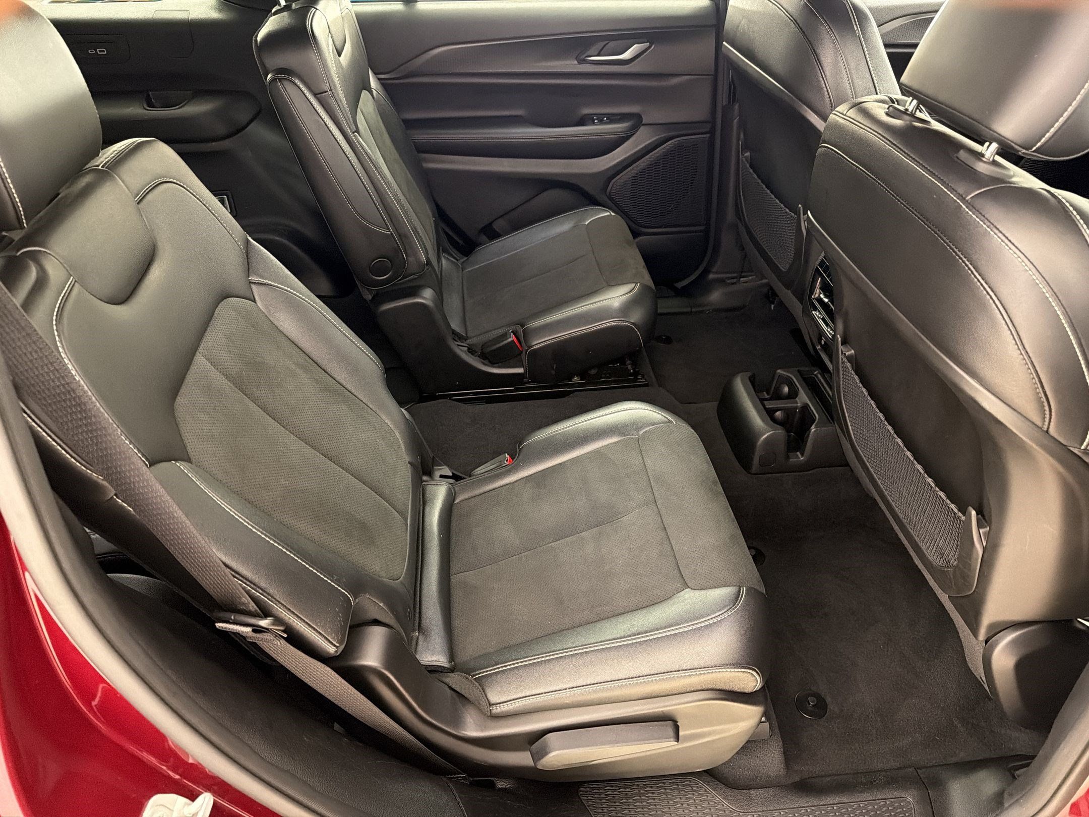 Used 2023 Jeep Grand Cherokee L Laredo AWD/4WD image 29