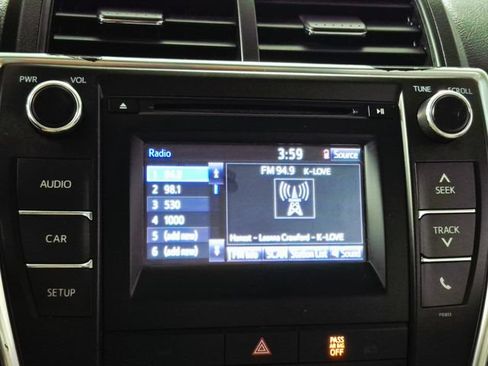 Used 2015 Toyota Camry SE FWD image 21