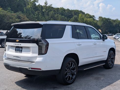 Used 2026 Chevrolet Tahoe LT w/ Comfort Package AWD/4WD image 9