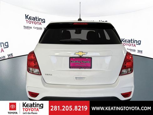 Used 2022 Chevrolet Trax LS w/ Tint and Cruise Package image 6