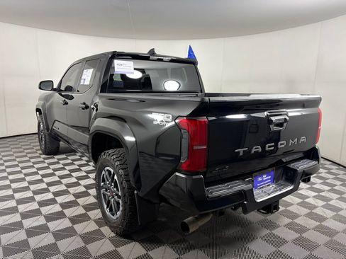 Used 2024 Toyota Tacoma TRD Sport AWD/4WD image 5