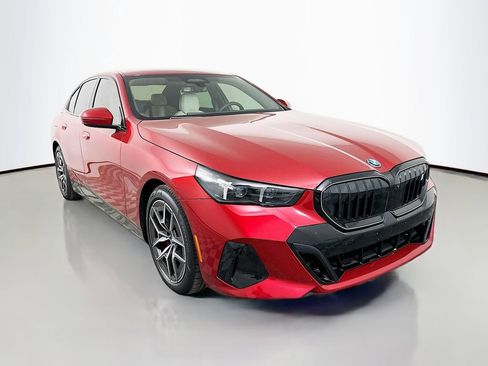 Used 2025 BMW i5 eDrive40i w/ M Sport Package image 3