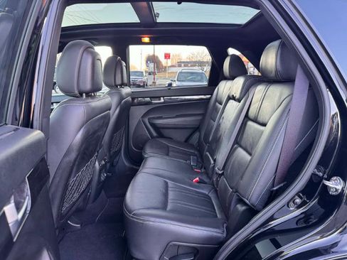 Used 2014 Kia Sorento SX w/ 3rd Row Package image 12