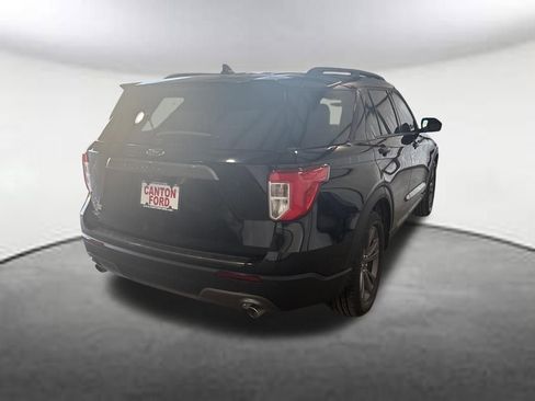 Used 2024 Ford Explorer XLT w/ Equipment Group 202A image 5