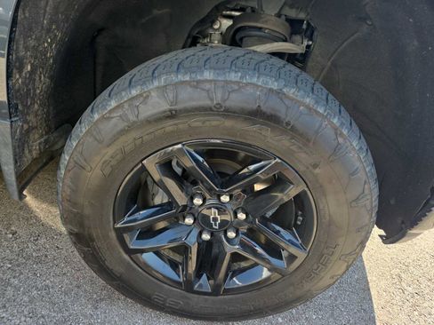 Used 2020 Chevrolet Silverado 1500 LT Trail Boss image 2