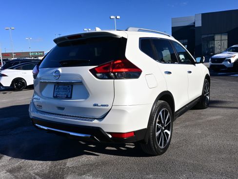 Used 2018 Nissan Rogue SL w/ Premium Package image 6