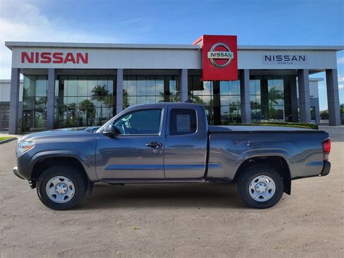 Used 2022 Toyota Tacoma SR image 8