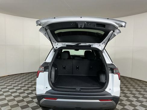 New 2027 Chevrolet Equinox LT w/ Safety and Technology Package AWD/4WD image 8