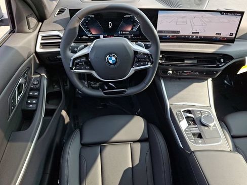 Used 2025 BMW 330i xDrive Sedan w/ Premium Package AWD/4WD image 10