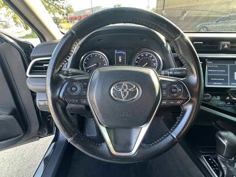 Used 2018 Toyota Camry SE FWD image 14