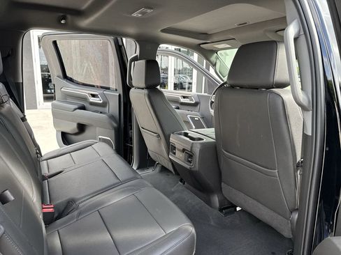 Used 2022 Chevrolet Silverado 1500 LT Trail Boss w/ Convenience Package II image 32