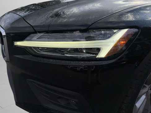 Used 2021 Volvo S60 T5 Momentum w/ Protection Package Premier image 6