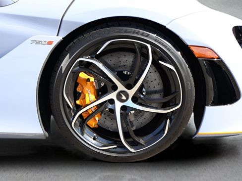 Used 2024 McLaren 750S image 25