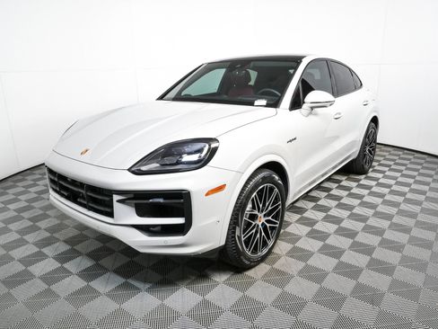 Certified 2026 Porsche Cayenne E-Hybrid Coupe AWD/4WD image 1