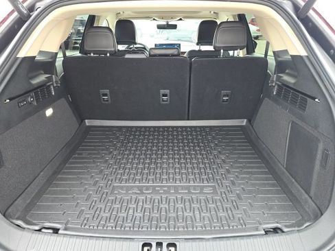 Used 2022 Lincoln Nautilus Reserve w/ Equipment Group 201A image 14