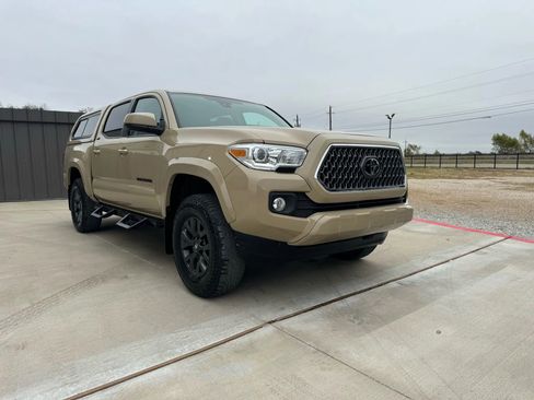 Used 2020 Toyota Tacoma SR image 22