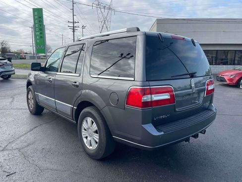 Used 2010 Lincoln Navigator 4WD image 3