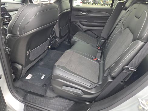 Used 2025 Jeep Grand Cherokee L Laredo image 20