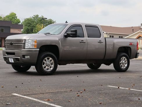 Used 2014 Chevrolet Silverado 3500 LT w/ Interior Plus Package AWD/4WD image 12