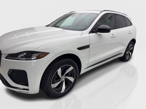 Used 2024 Jaguar F-PACE R-Dynamic S image 11