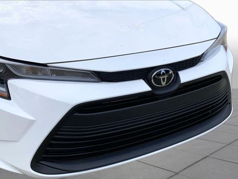 Used 2026 Toyota Corolla LE FWD image 31