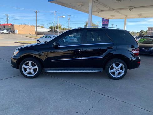 Used 2009 Mercedes-Benz ML 550 4MATIC image 4