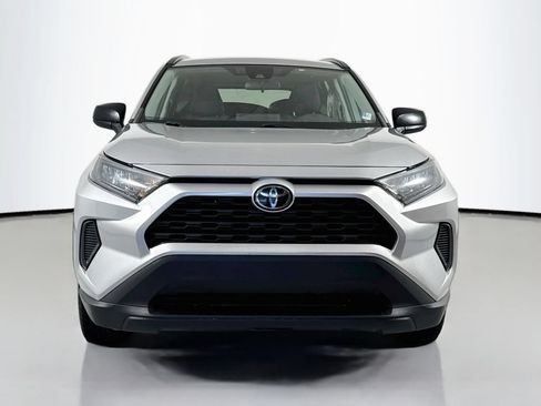 Used 2021 Toyota RAV4 LE AWD/4WD image 2