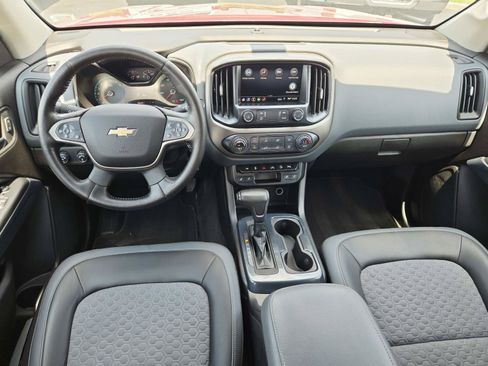 Used 2019 Chevrolet Colorado Z71 AWD/4WD image 10