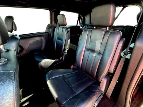 Used 2019 Dodge Grand Caravan GT image 24
