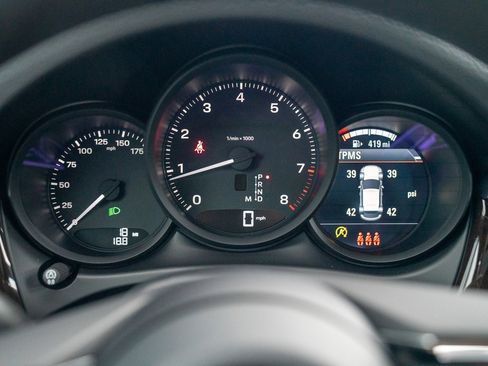 New 2026 Porsche Macan image 15