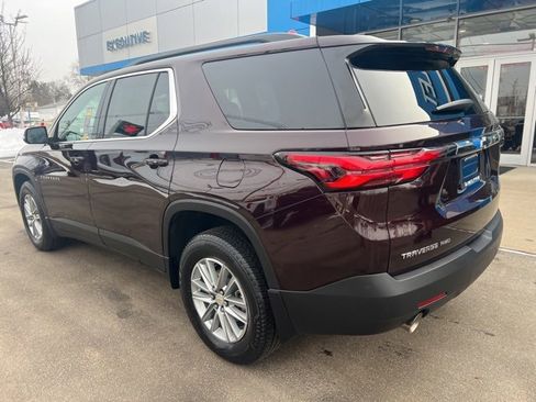Used 2023 Chevrolet Traverse LT image 4