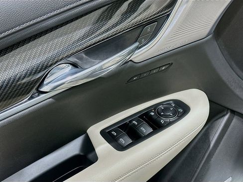 Used 2023 Cadillac XT6 Sport image 18