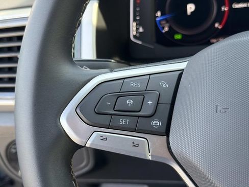Certified 2023 Volkswagen Atlas Cross Sport SE w/ Black Wheel Package AWD/4WD image 18