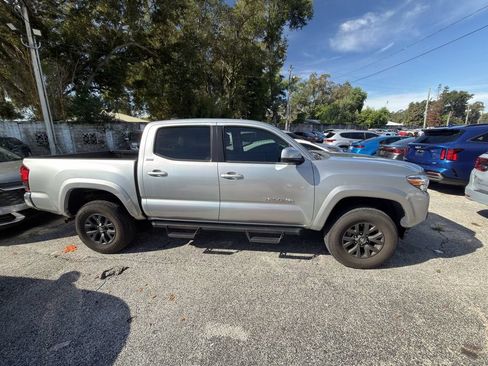 Used 2020 Toyota Tacoma SR5 RWD image 5