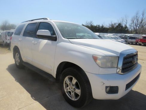 Used 2011 Toyota Sequoia SR5 w/ Premium Pkg RWD image 3