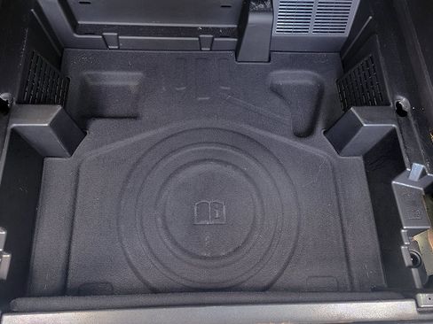 Used 2021 Chevrolet Equinox LT FWD image 24