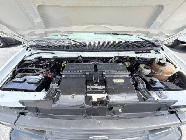 Used 2003 Ford E-350 and Econoline 350 Super Duty RWD image 20
