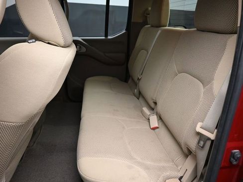 Used 2012 Nissan Frontier SV w/ SV Premium Utility Pkg image 16