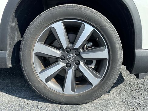 Used 2023 Honda Pilot Touring image 10